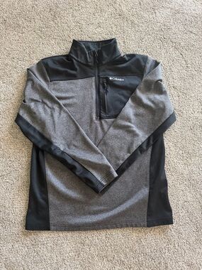 Columbia Gray and Black Half-Zip Performance Pullover